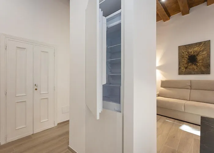 Navona Modern By In Rzym