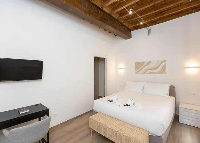 Navona Modern By In